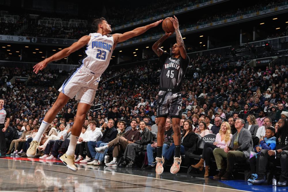 以更坚定的 以更坚定的